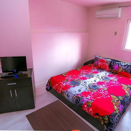 Hostel Shatrata Bogomilovo Eksteriør billede