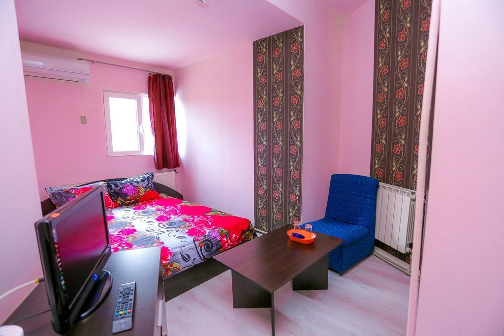 Hostel Shatrata Bogomilovo Eksteriør billede